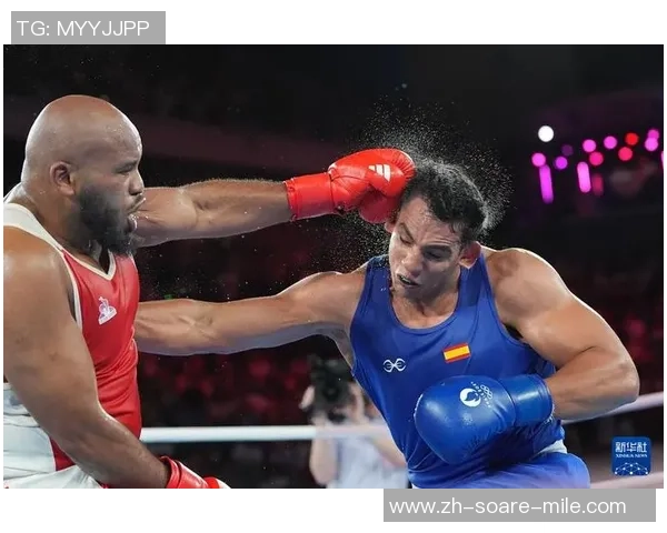 拳击——男人92公斤以上级四分之一决赛：马金阳晋级